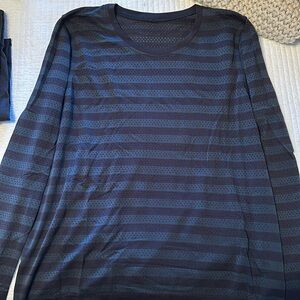 Lululemon swiftly breeze loose size 10